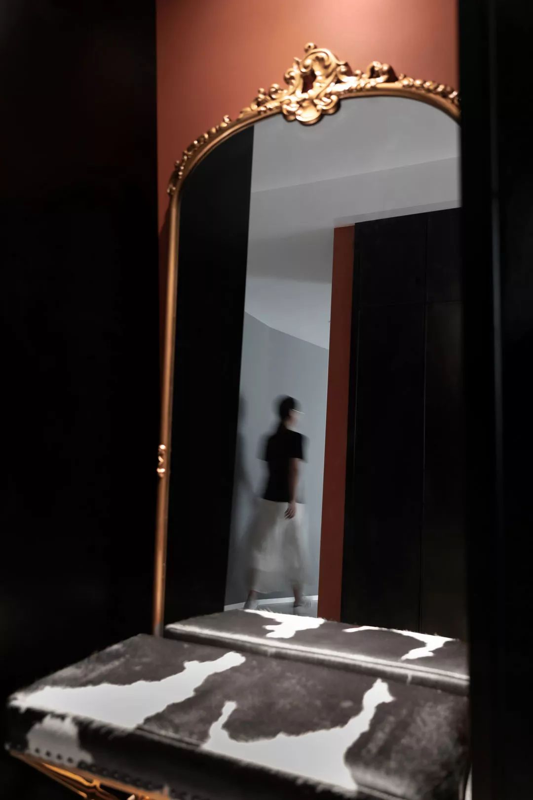 贵阳敬山府137㎡艺术感住宅,炫酷黑+高级灰